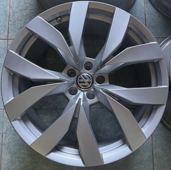 Jante aliaj R20 originale VW Touareg 3 CR ca noi cu senzori presiune