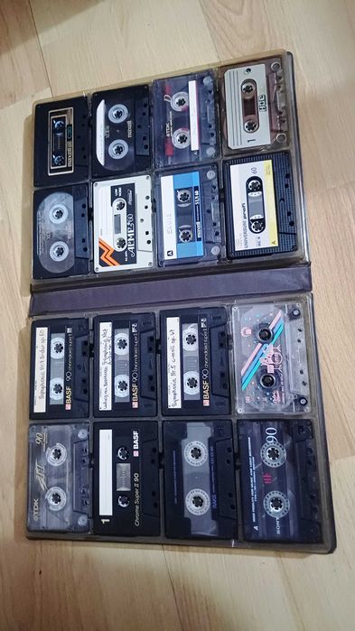 Casete audio, plus album  16 buc.