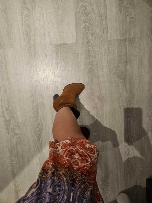 Cizme din piele naturala intoarsa Mango