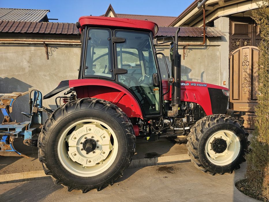 Трактор . FM WORID