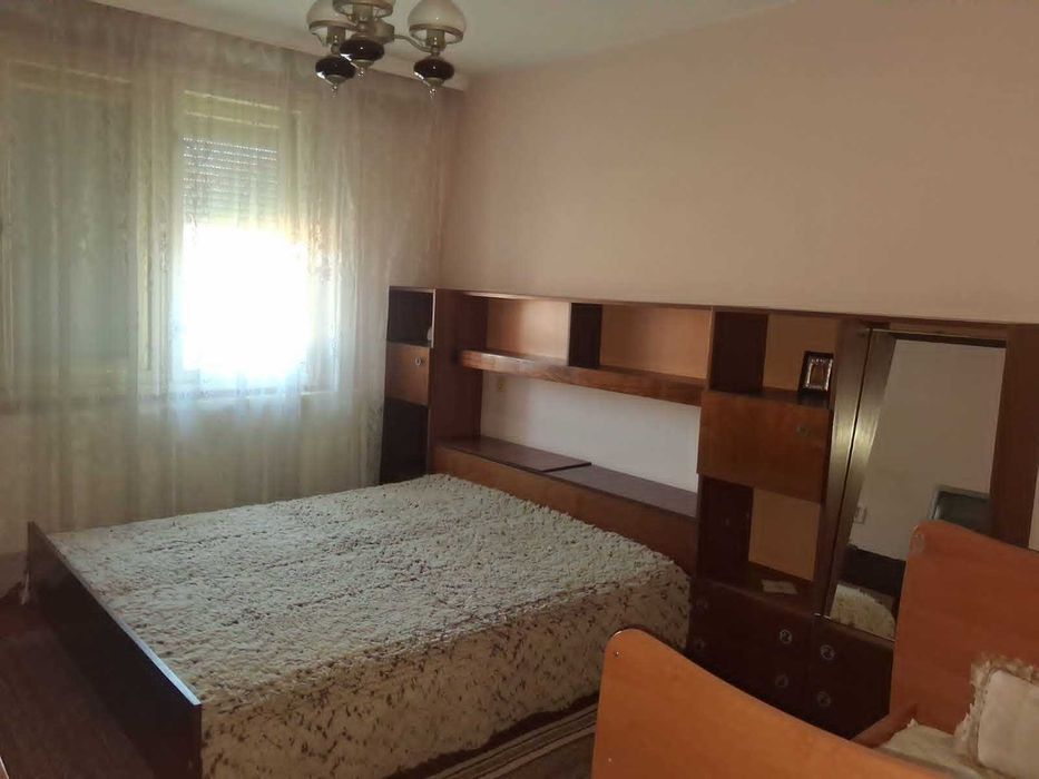 Продавам Етаж от къща в гр. Полски Тръмбеш