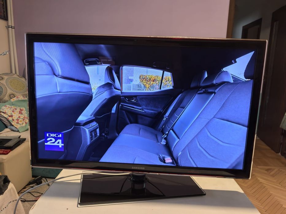 Televizor Smart Samsung UE37D5500 se restarteaza