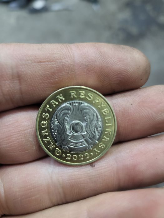 Монета 100 тнг продам монету