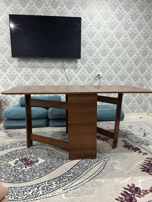 Продам книжный стол