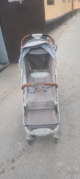 Детская коляска в хорошом состояние