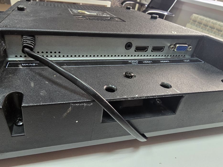 Телевизор Elenberg 28" (71см)