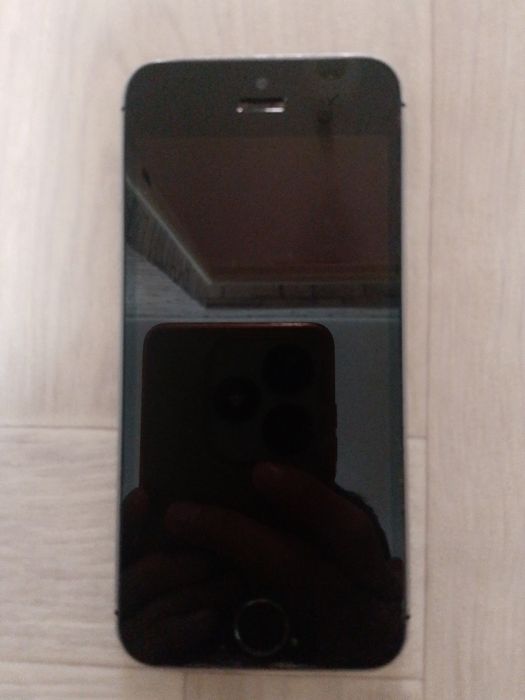 iPhone 5s не включается