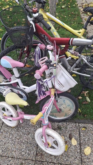 Super preț .Toate 4 buc 400 lei.