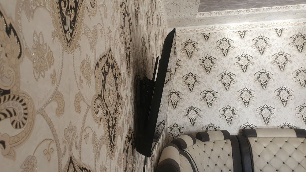 Срочна телевизор сотилади 95/55  снтмитр янги олинганига бир ярим йил