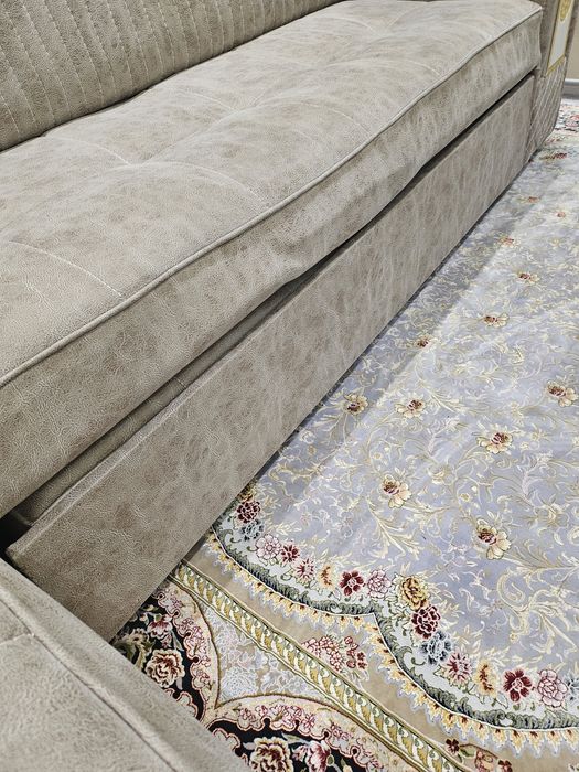 Yumshoq mebel ugolok mehmonxonaga