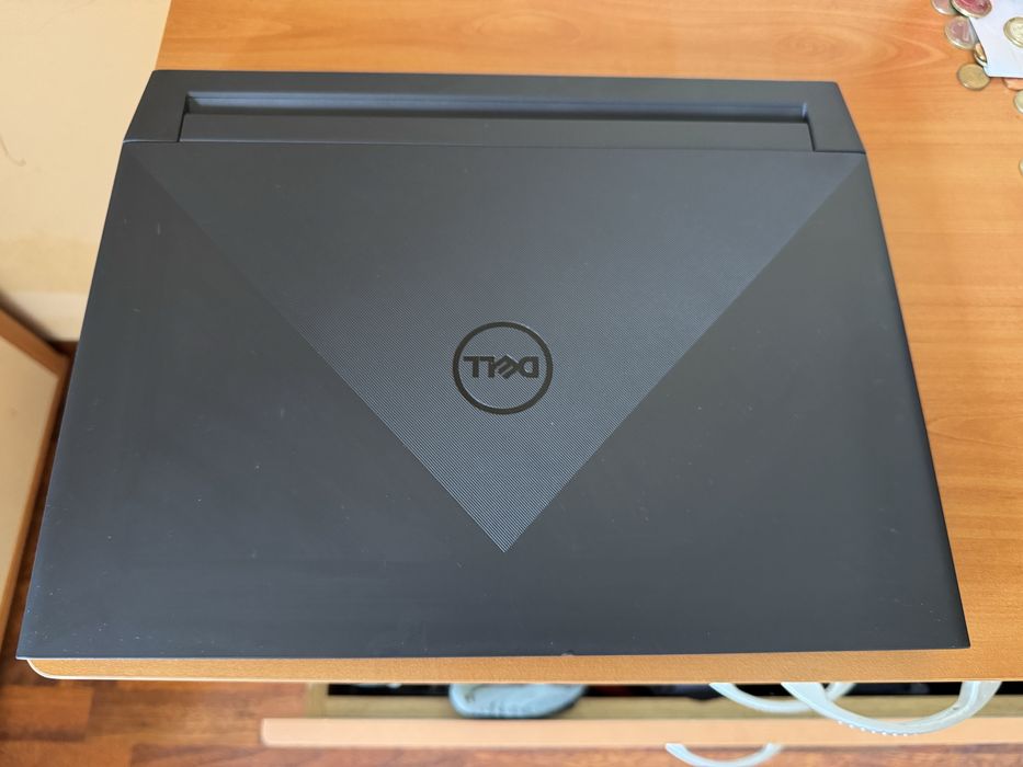 Геймърски лаптоп Dell G15 5510