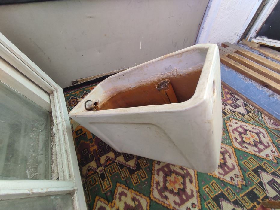 Продам Бачок Унитаза
