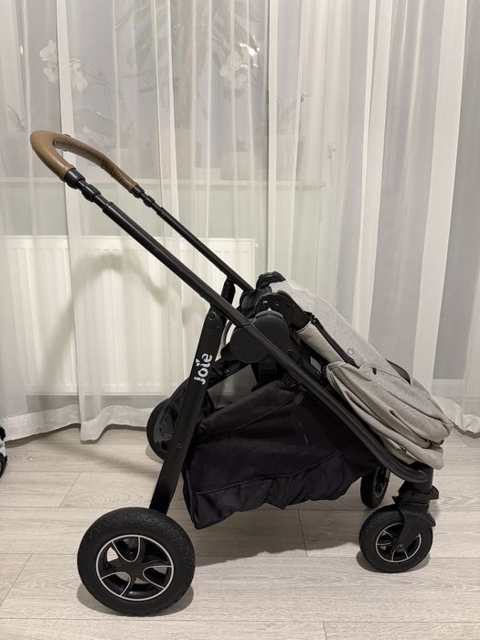 Carucior Joie Versatrax 3 in 1 + sac carucior Nuna cadou