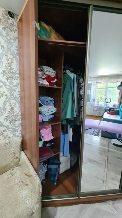 Срочно продам шкаф, очень удобный