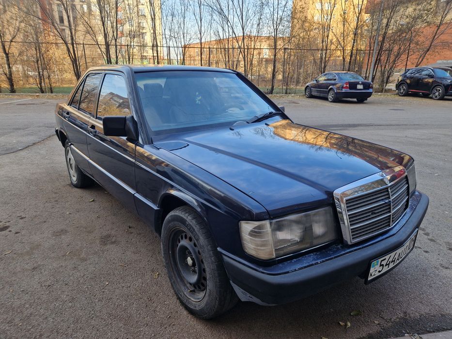 Мерседес Бенз 190