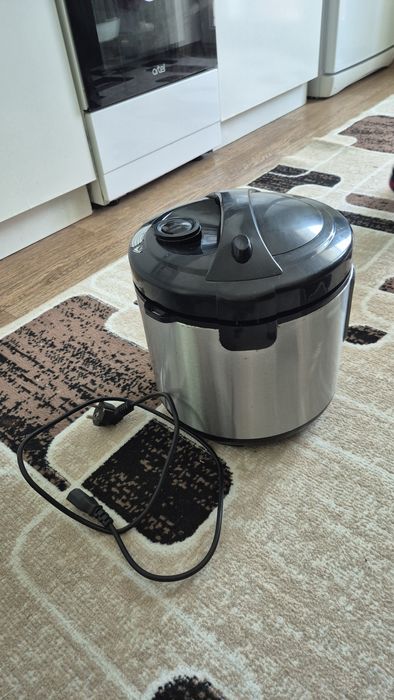 Мультиварка продается