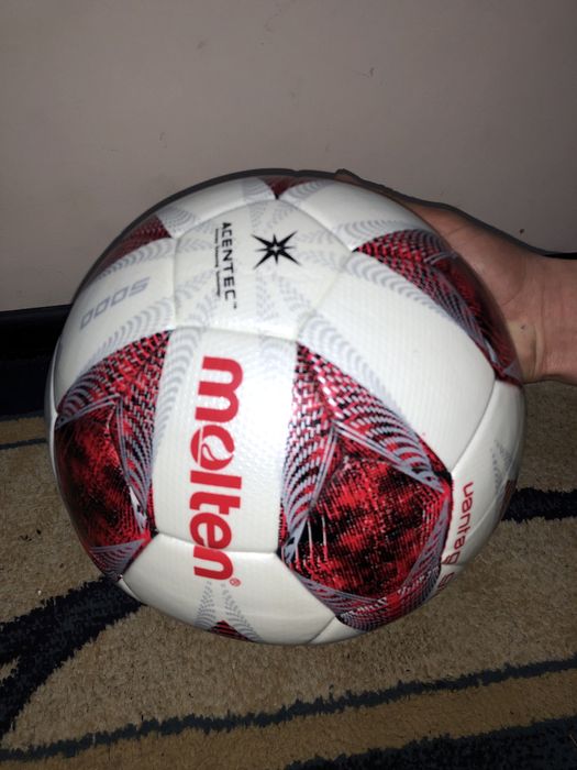 Molten futbool to'pi