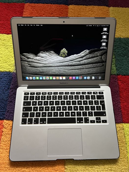 Laptop Apple Macbook Air 2017 impecabil, husa CADOU