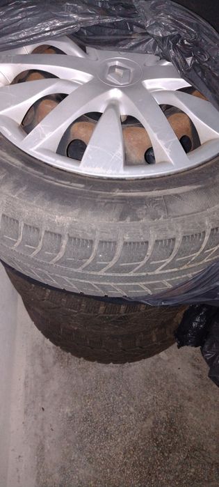 Roți cu cauciucuri de iarna