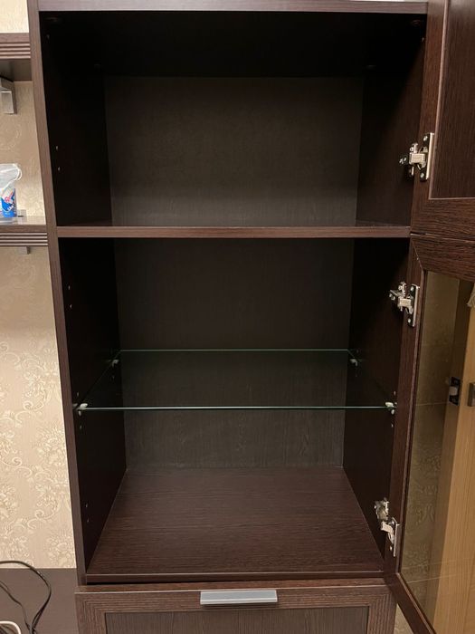 Продается настенный гарнитур для гостиной