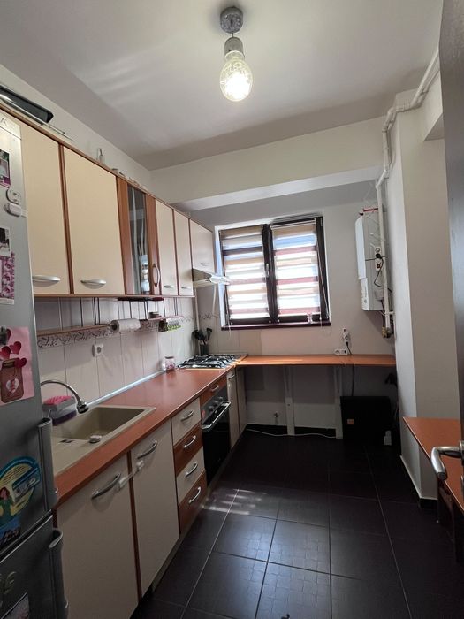 De închiriat 2 camere DECOMANDAT +  PARCARE in Rezidential Apusului