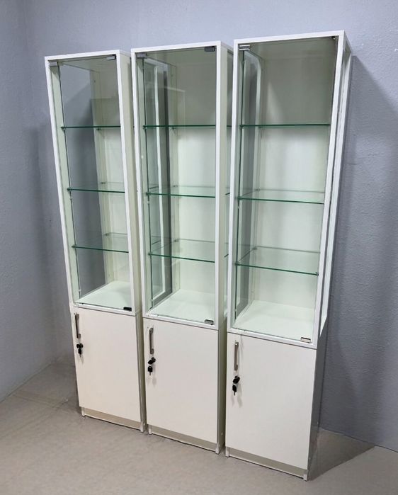 Пенал шкаф витрина для косметолога  , салона красоты  , медицины