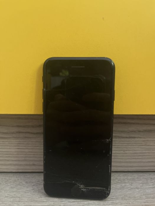Iphone SE 2020 за части