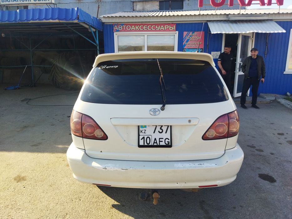 Тойота Harrier 2002г в отличном состояне