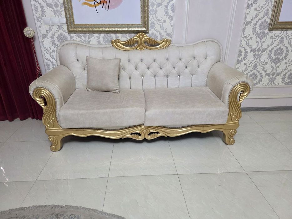 Дван кресло сотилади