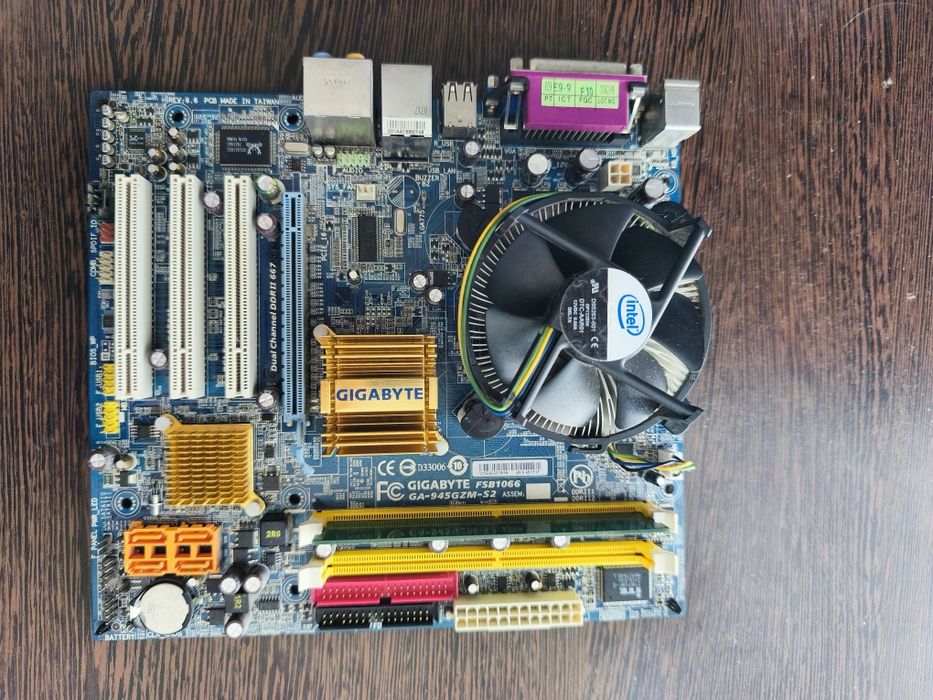 Kit Placa de baza Gigabyte GA-945GZM-S2 + Procesor Intel Dual-Core + Cooler + RAM