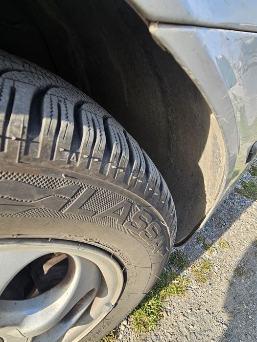 Джанти 15 seat 5x100 с  нови зимни гуми lassa