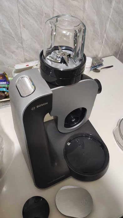 Продам кухонный комбайн Bosch MUM59M55, оригинал, состояние идеальное
