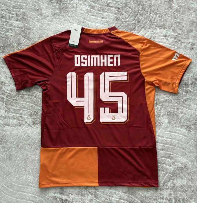 Екип на Galatasaray на Osimhen размер M и L