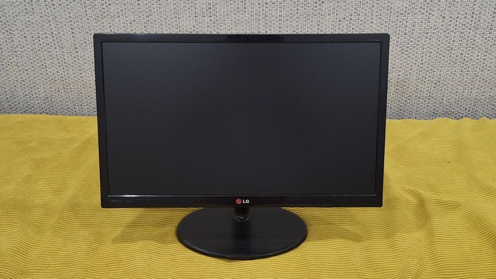 Монитор LG 23EA53TA