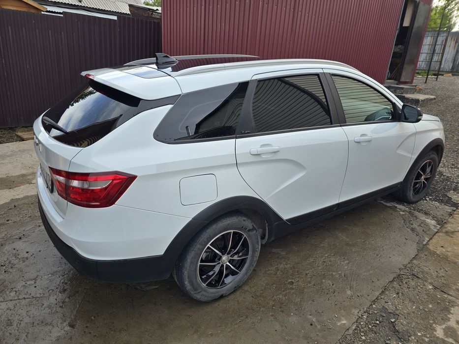 Продам lada vesta sw cross