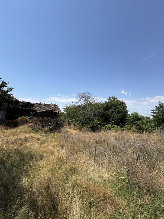 Продавам къща във с.Кутово