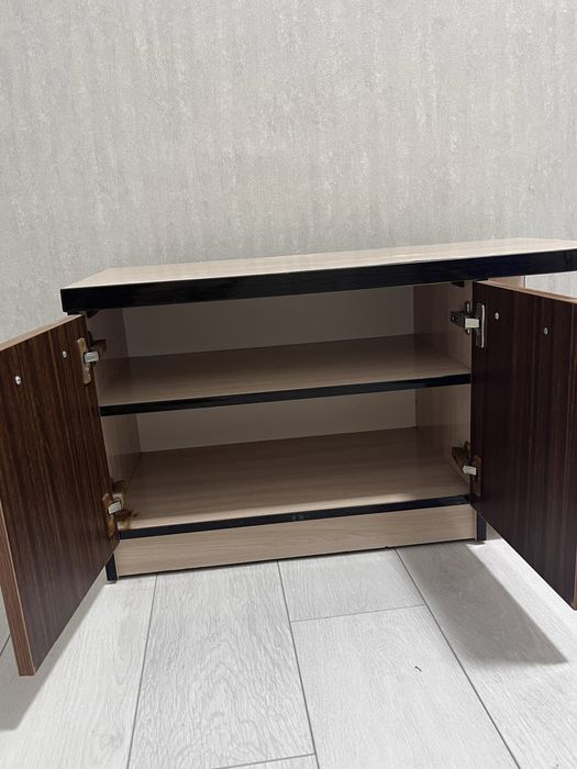 Шкаф для обуви с двумя полками