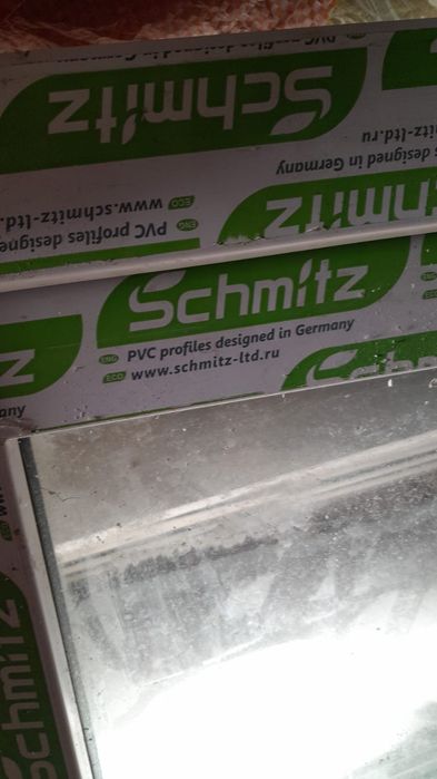 Продам  пластиковую дверь