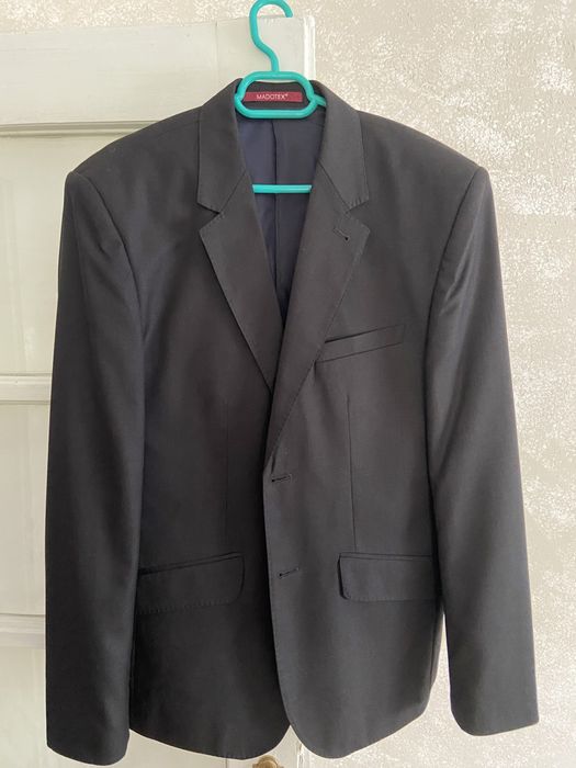 Costum Madotex marimea 48