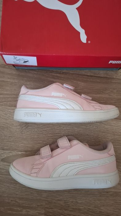 Продавам детски кецове на Puma