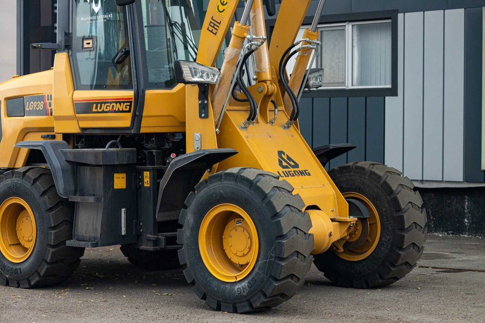 Фронтальны погрузчик LUGONG LG942