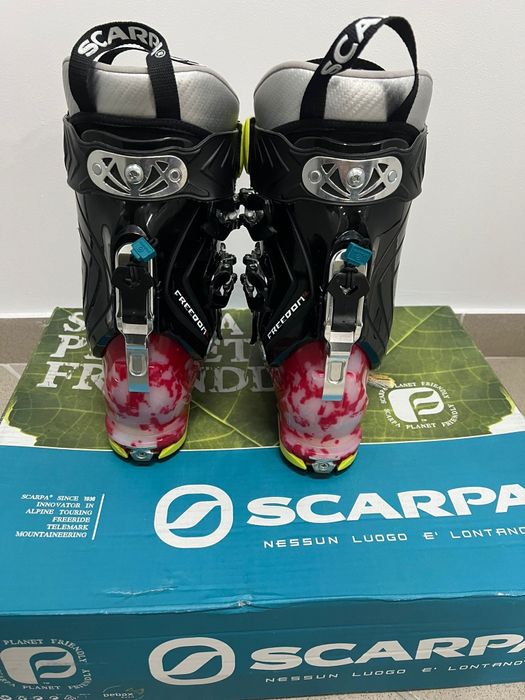 Clapari schi de tura Scarpa Freedom SL WMN