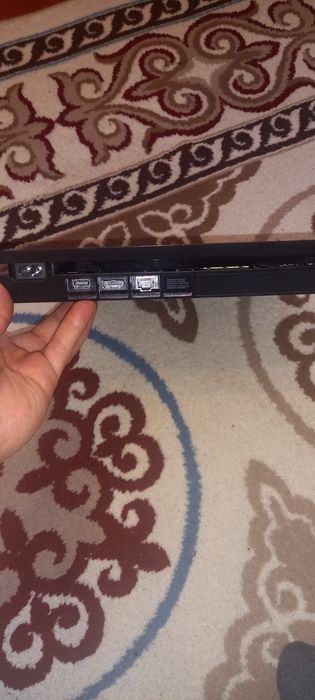 Игровая приставка Ps4 слим