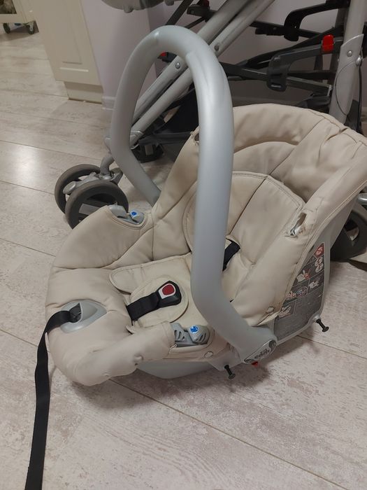 Уникална бебешка количка