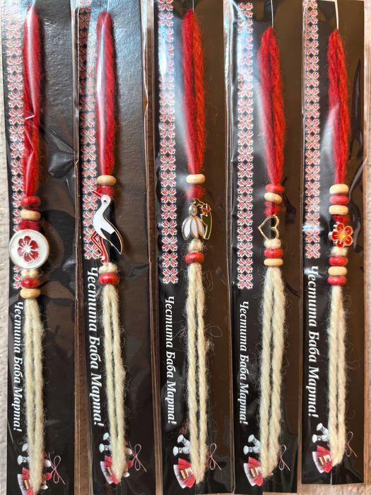 Продавам мартеници ръчно изработени