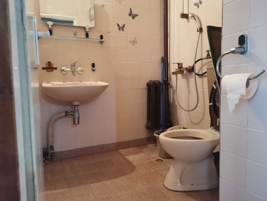 Дава се под наем Двустаен апартамент в Бургас, Славейков - 60 кв.м за 204 € - Снимка #3