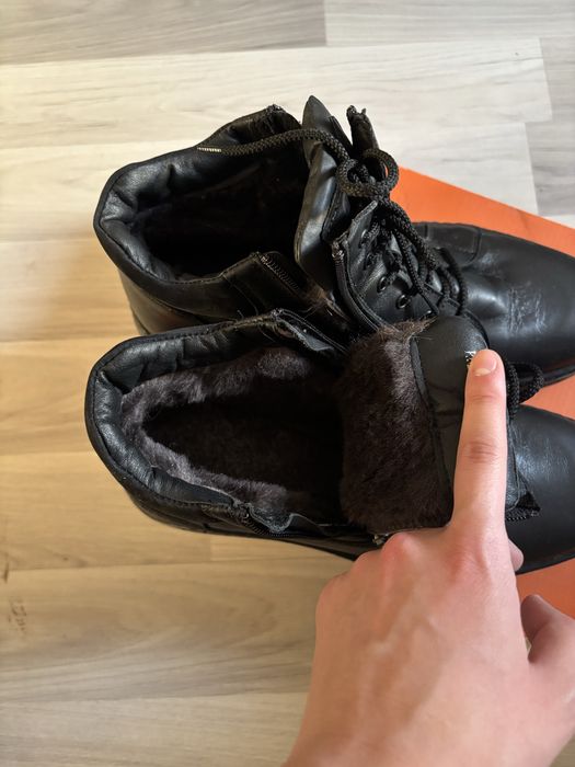 Продам новые зимние ботинки