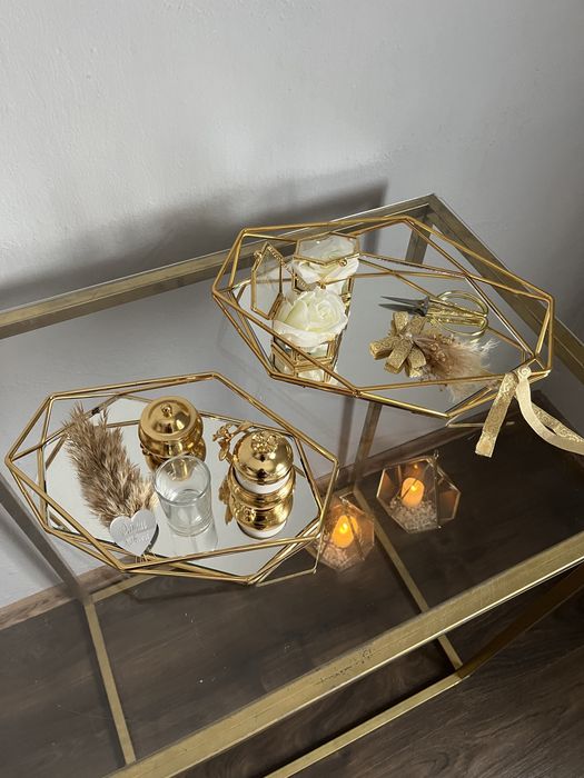 Поднос за годежни пръстени