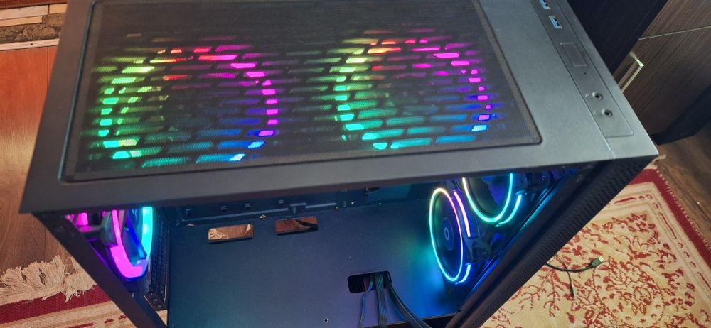 Vând  PRC Born2Game Special Edition Gaming Desktop