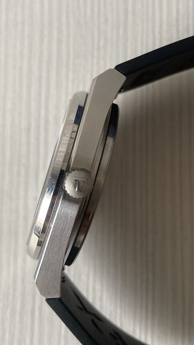 Продам часы Tissot PRX